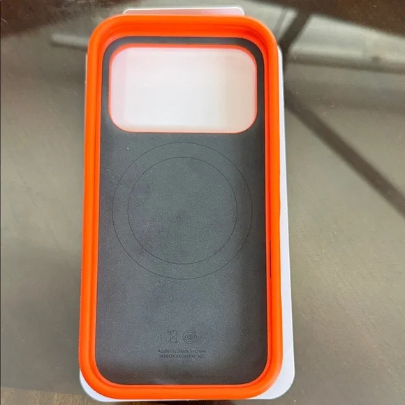 Beats by Dre Vibrant Orange iPhone 17 Pro Case - Picture 4 of 5